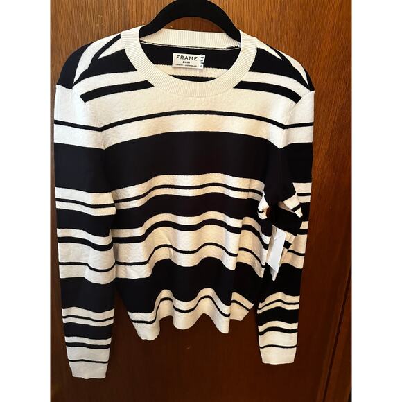 NWT FRAME STRIPED LIGHTWEIGHT LONG SLEEVE SWEATER; XS - Picture 1 of 4